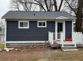 92239 Gravel Lake Dr, Lawton, MI 49065