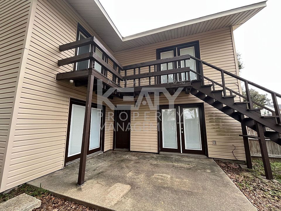 1st image of 510 Fox Run Ave APT 4