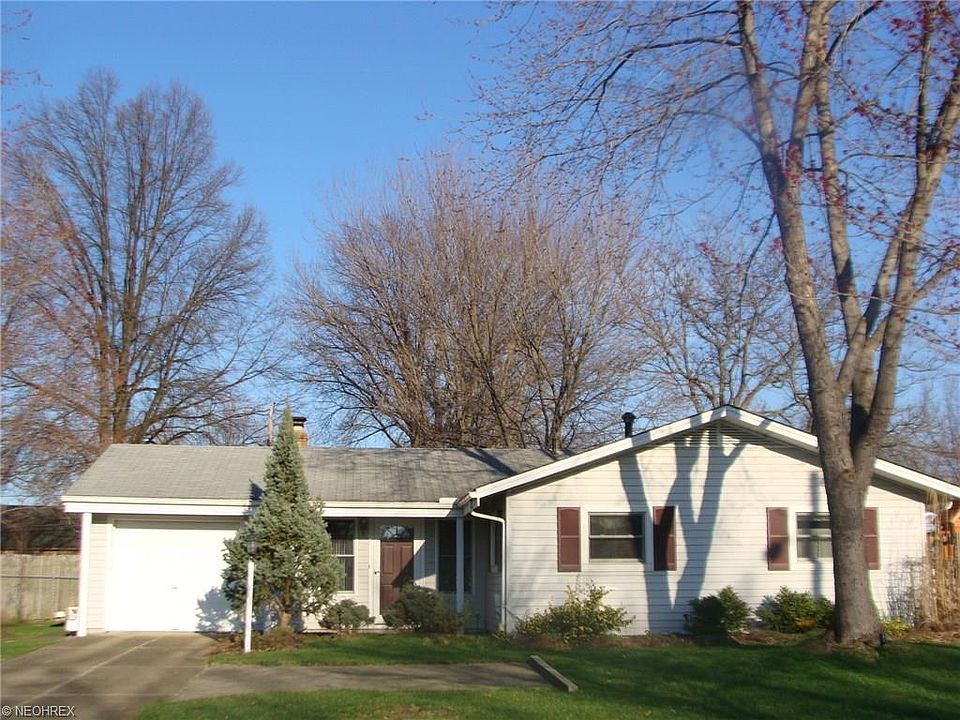 1st image of 743 Bridle Ln