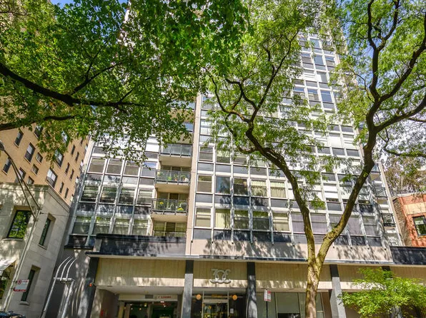 30 E Elm St APT 12C, Chicago, IL 60611