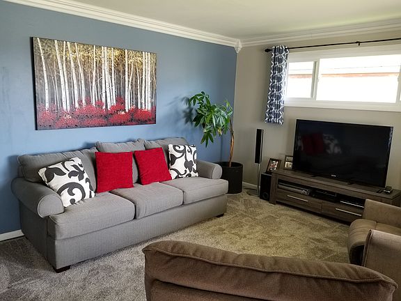 Living room, picture #1