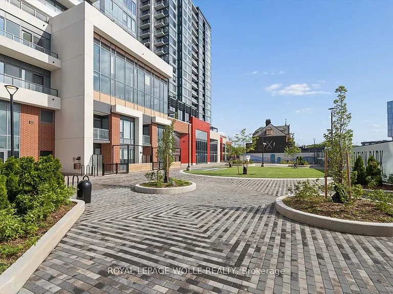 15 Wellington St S #1204 — Photo 38