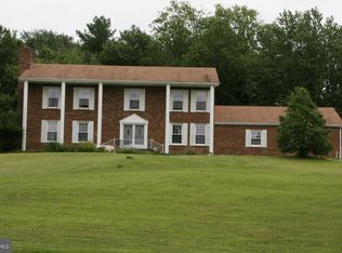 12494 Indian Hill Dr, Sykesville, MD 21784