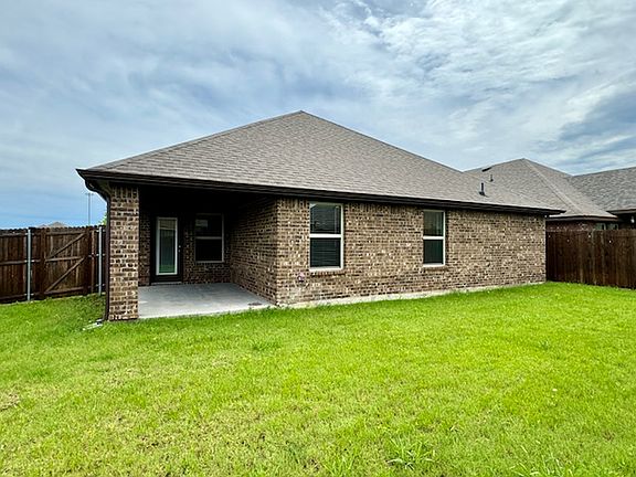 4th image of 133 Red Hickory Dr
