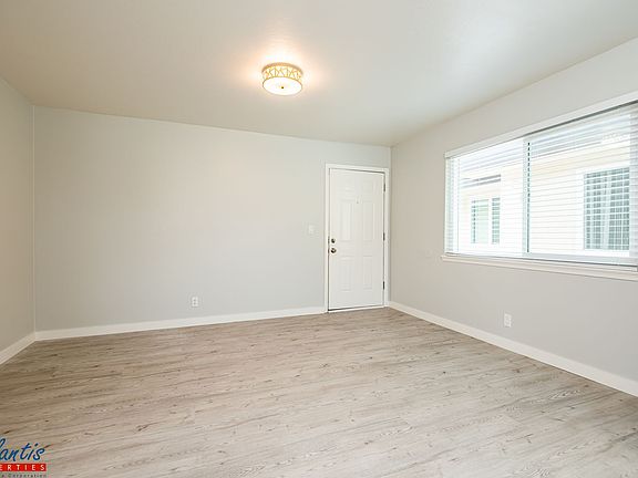 2nd image of 283 E Reed St #14