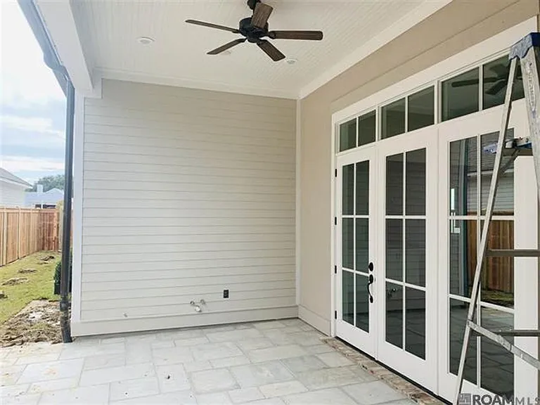 2212 Belfleur St — Photo 6