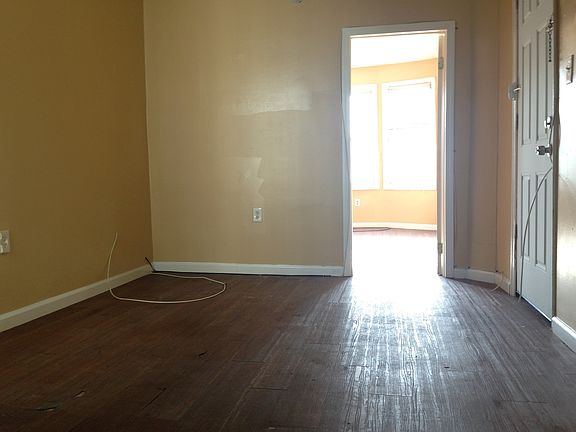 3rd image of 118 Badger Ave APT 1