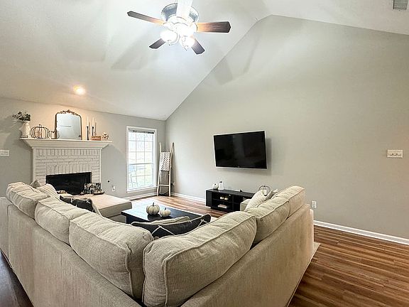 4th image of 12300 Cherry Laurel Dr