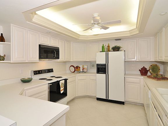 5th image of 26900 Wedgewood Dr APT 303