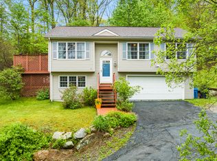 56 Terry Rd, Gales Ferry, CT 06335