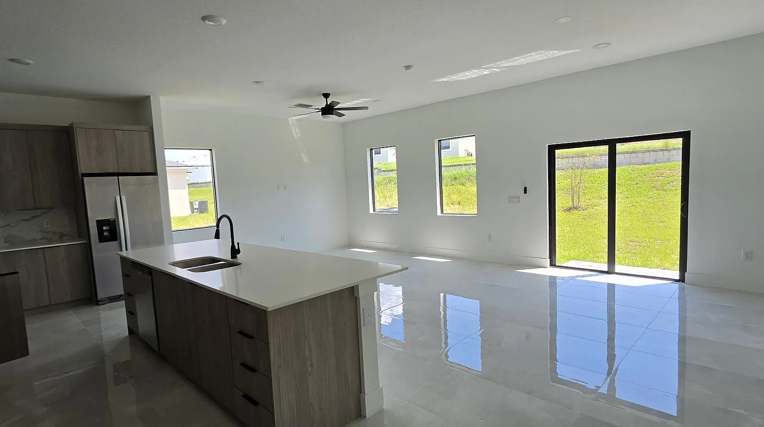 3 bed, 1766 sqft, $2,395 — Photo 3