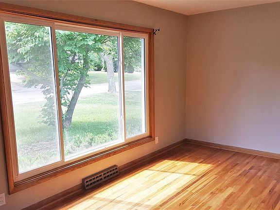 4th image of 411 N Francis St