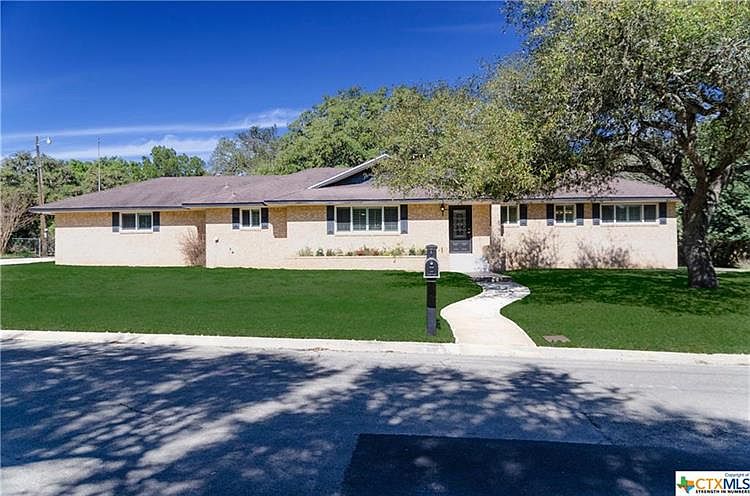 1st image of 282 Kerlick Ln