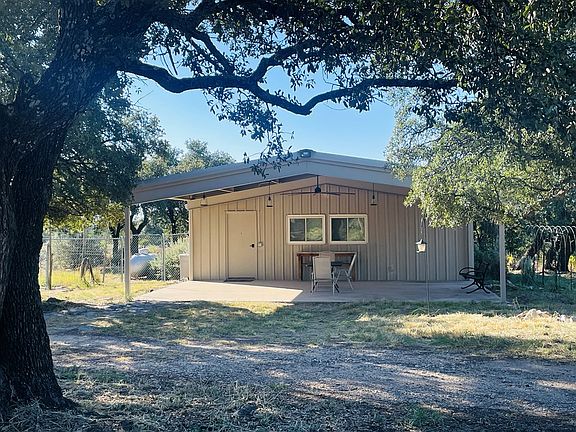 3rd image of 1031 Shin Oak Rd