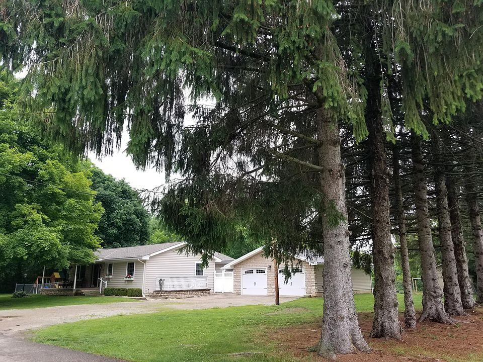 1st image of 170 4th St SE