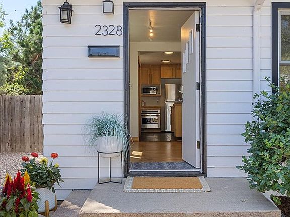 5th image of 2328 Walnut St