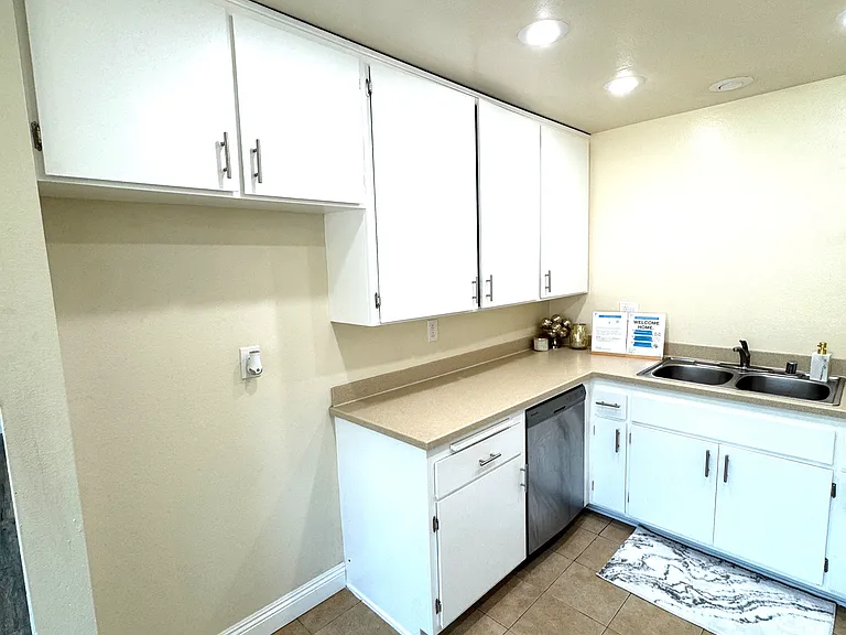 8231 Ellis Ave — Photo 14