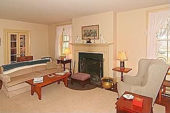 Living Room w/ Gas Fireplace