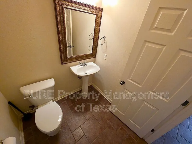 1103 Seton Hall Ln — Photo 17