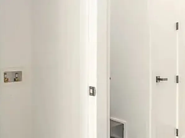 1038 Jefferson Avenue image 6 of 25