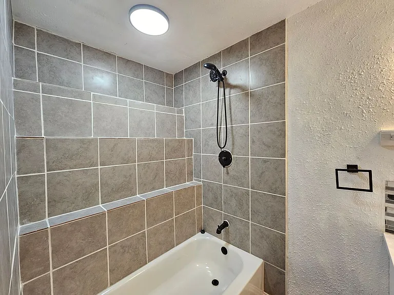 170 Circle Dr — Photo 22