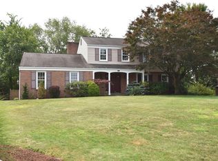 1046 Centergate Dr, Bethel Park, PA