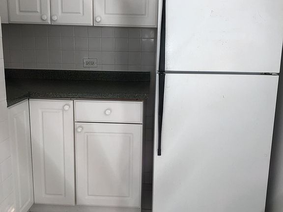 3rd image of 550 Sherman Ave APT 1