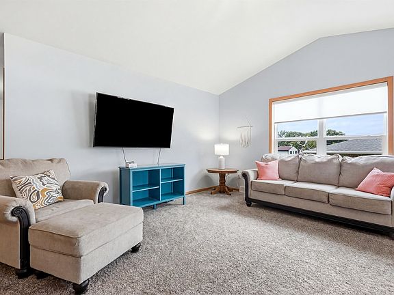 4th image of 805 Heather Ln #A