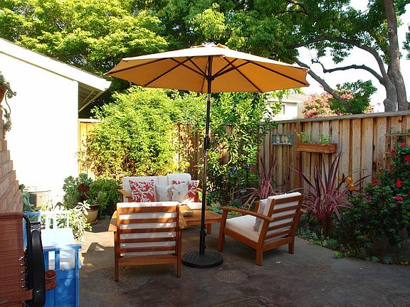 3rd image of 517 Latimer Cir