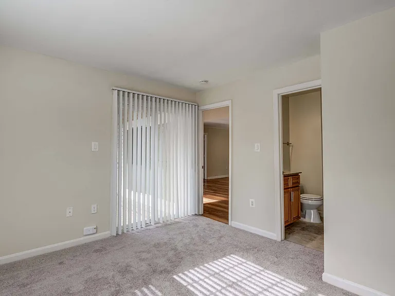 Abbotts Run Apartment Homes — Photo 9