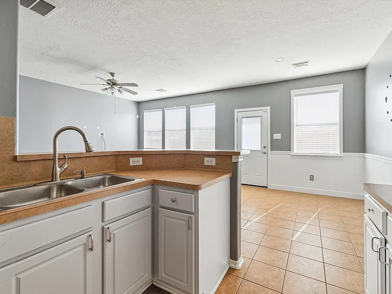 14307 Mirkwood Ln — Photo 9