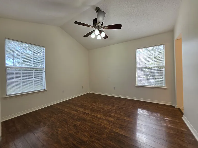 2289 Estate Cir — Photo 14
