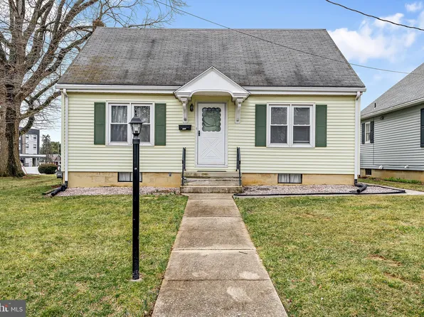 1813 E Caracas Ave, Hershey, PA 17033