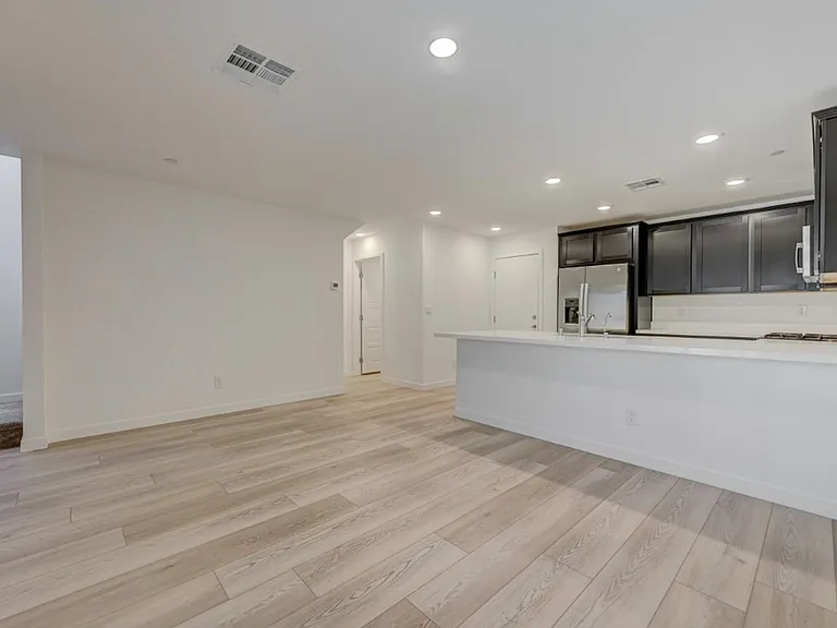 10772 Paget Ct — Photo 7
