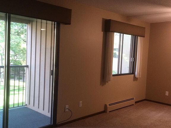 Dining Area and Deck
