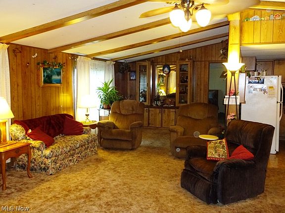 3rd image of 7 Dogwood Ln