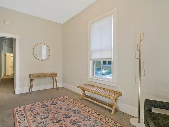 4th image of 208 E Howell Ave #1
