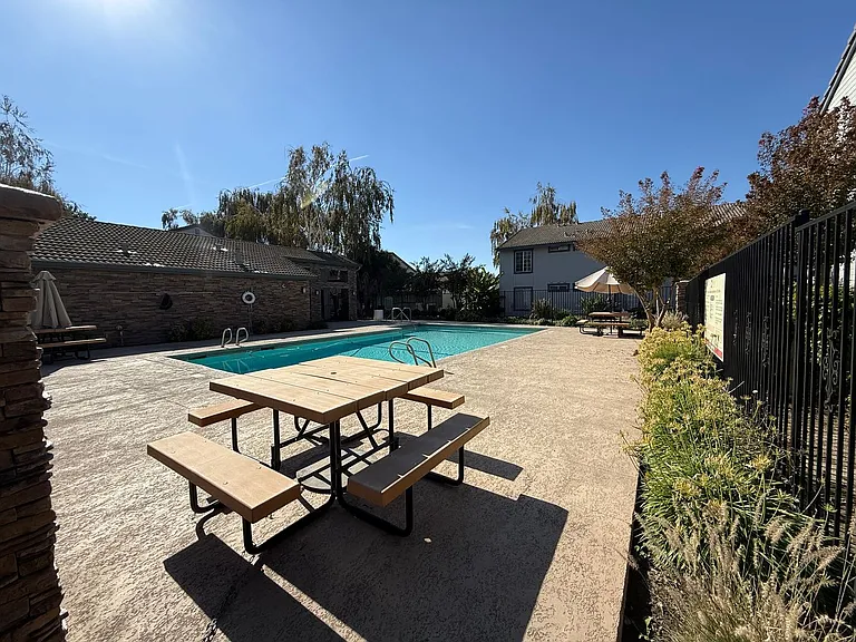 3937 Dale Rd #B — Photo 22