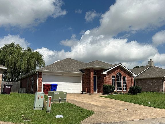 3rd image of 1613 Kelly Ln