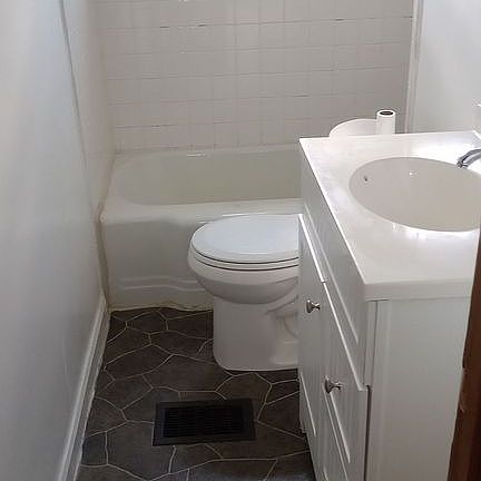 Upstairs bathroom 