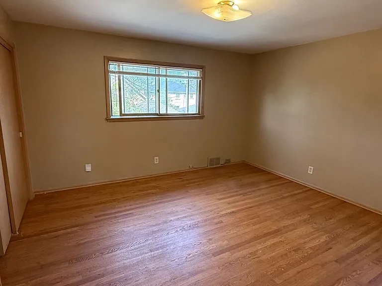 3309 N Dousman St — Photo 10