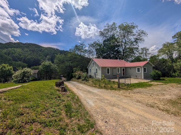 95 Lady Bug Ln, Burnsville, NC 28714