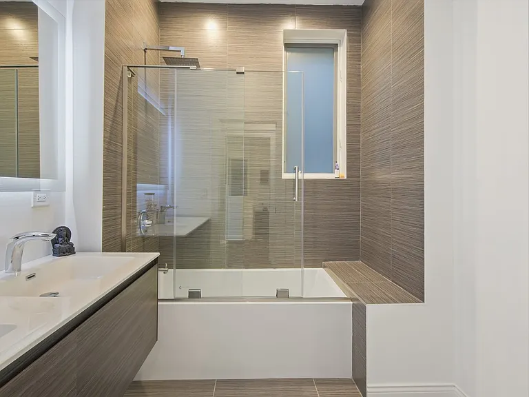 2027 W Race Ave #2W — Photo 17