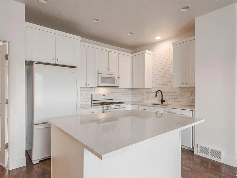 1752 W Pirgos Ln — Photo 5