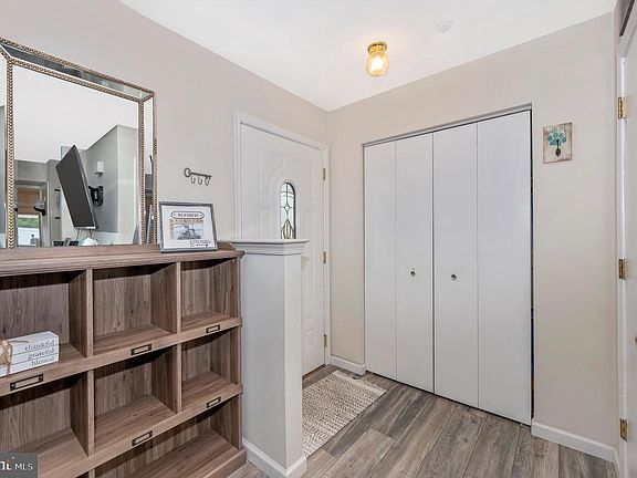 3rd image of 311 Old Oak Pl