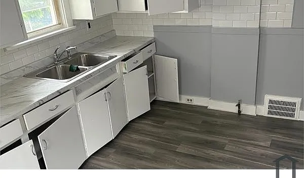 1738 Collamer Ave — Photo 6