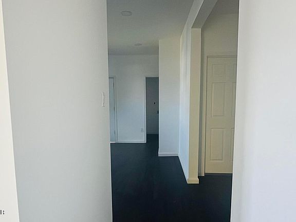 4th image of 76 Spring Ct