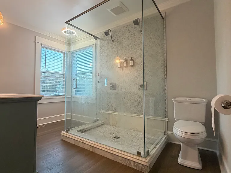 523 E Georgia St — Photo 24