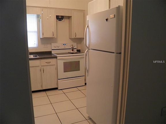 4th image of 715 E Michigan Ave