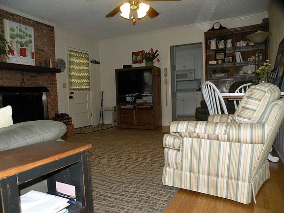 4th image of 8009 Trailwood Ln